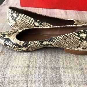 Donald J Pliner snake print studded flats. RARE